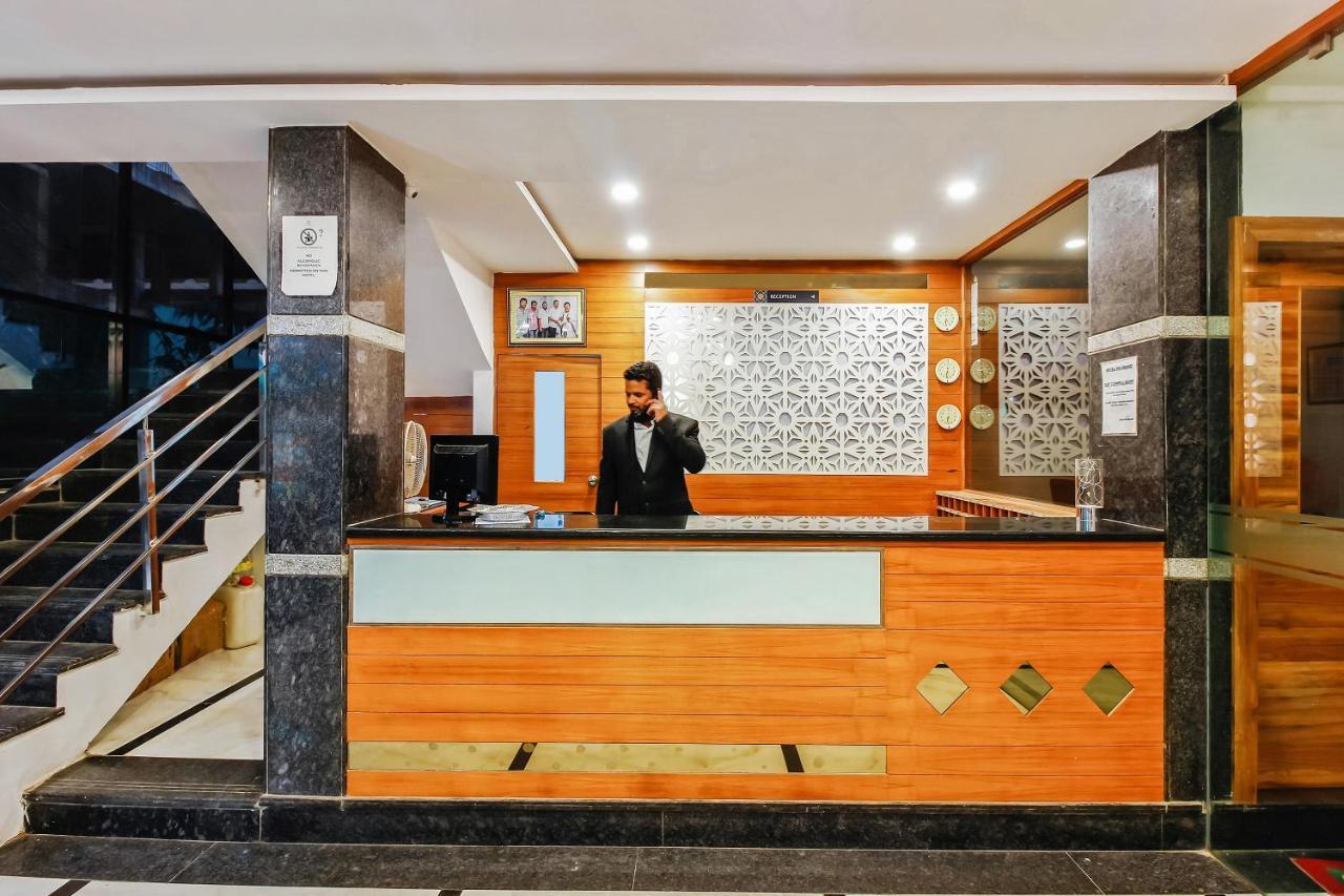 Oyo 29131 Hotel Mn Grand Samsabad Kültér fotó