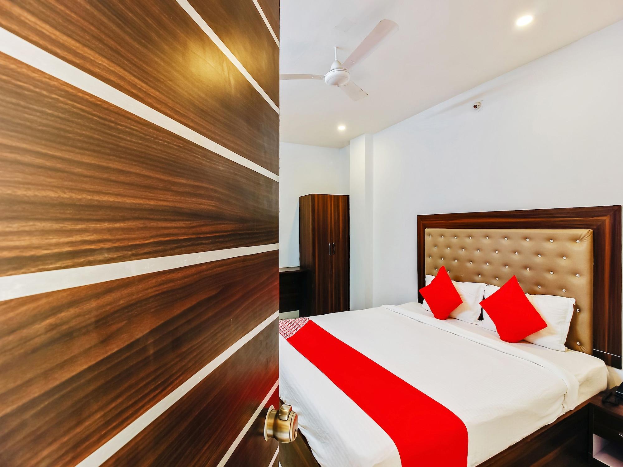 Oyo 29131 Hotel Mn Grand Samsabad Kültér fotó