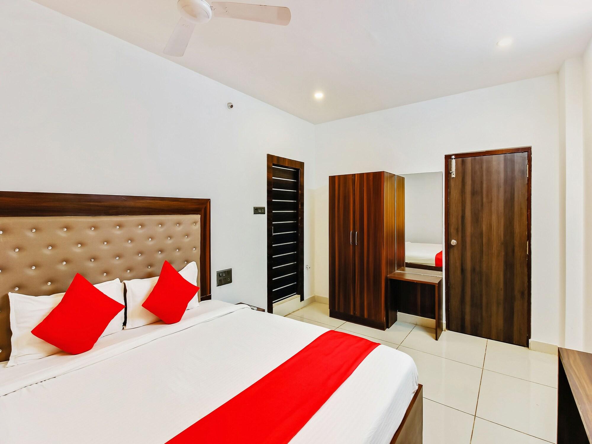 Oyo 29131 Hotel Mn Grand Samsabad Kültér fotó