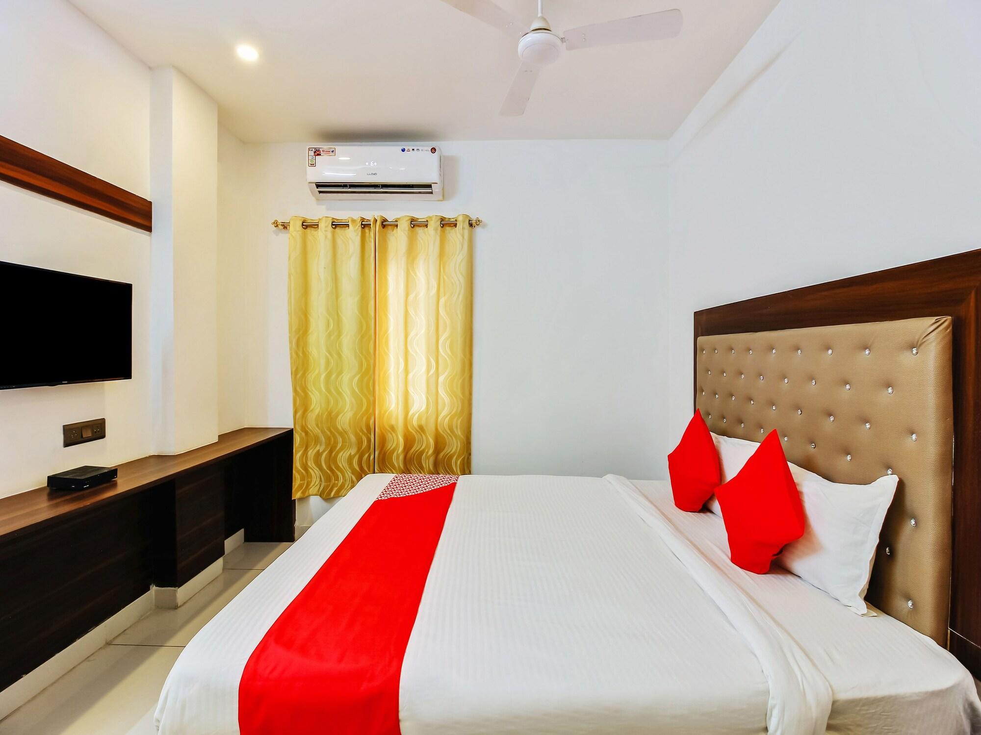 Oyo 29131 Hotel Mn Grand Samsabad Kültér fotó