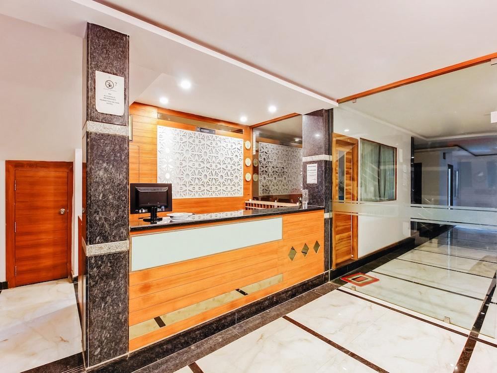 Oyo 29131 Hotel Mn Grand Samsabad Kültér fotó